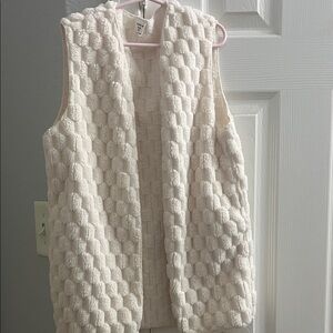 SHEIN Ivory Textured Knit Vest